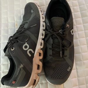 Womens on running shoe